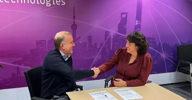 Future Connections and Kpn Contract signing